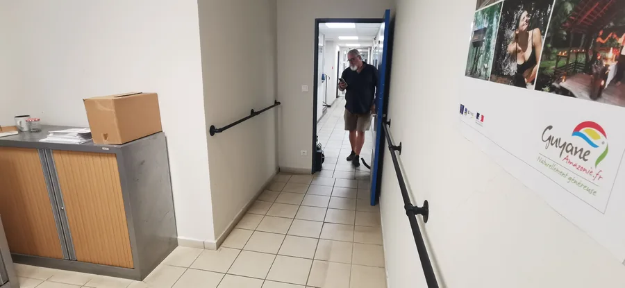 Accueil et couloir aménagés